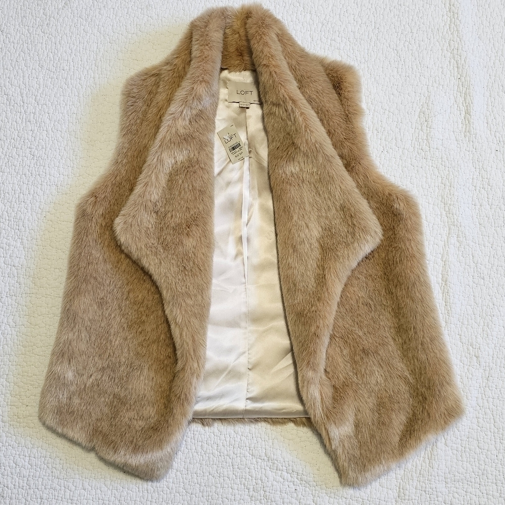 NWT Ann Taylor LOFT Faux Fur Vest